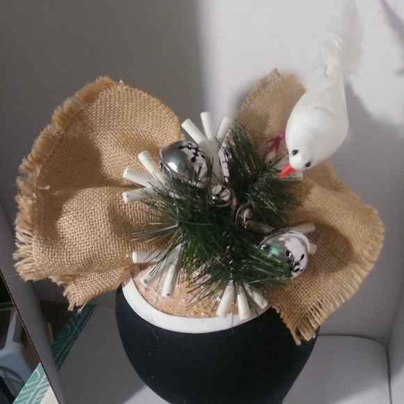 Tan & white Holiday hat w/ burlap bow - Picture 3 of 3